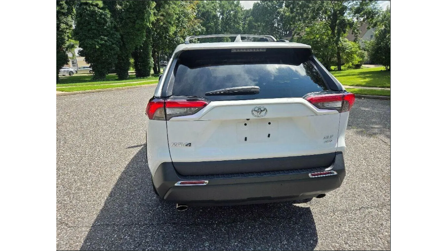 تویوتا RAV4 XLE مدل 2025 با کیلومتر کم